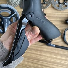 Sady SRAM Force D2, Shimano ULTEGRA, Shimano105, připraveny v našem eshopu.
