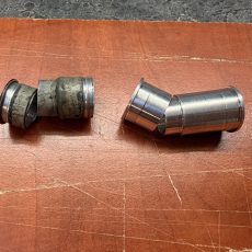 Výměna pouzdra hlavního čepu kyvky na Treku Fuel.