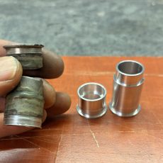 Výměna pouzdra hlavního čepu kyvky na Treku Fuel.